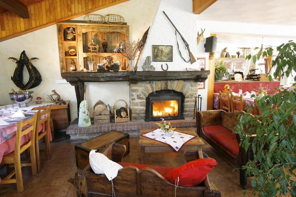Hotel Le Chamois Logis Molines-en-Queyras Luaran gambar